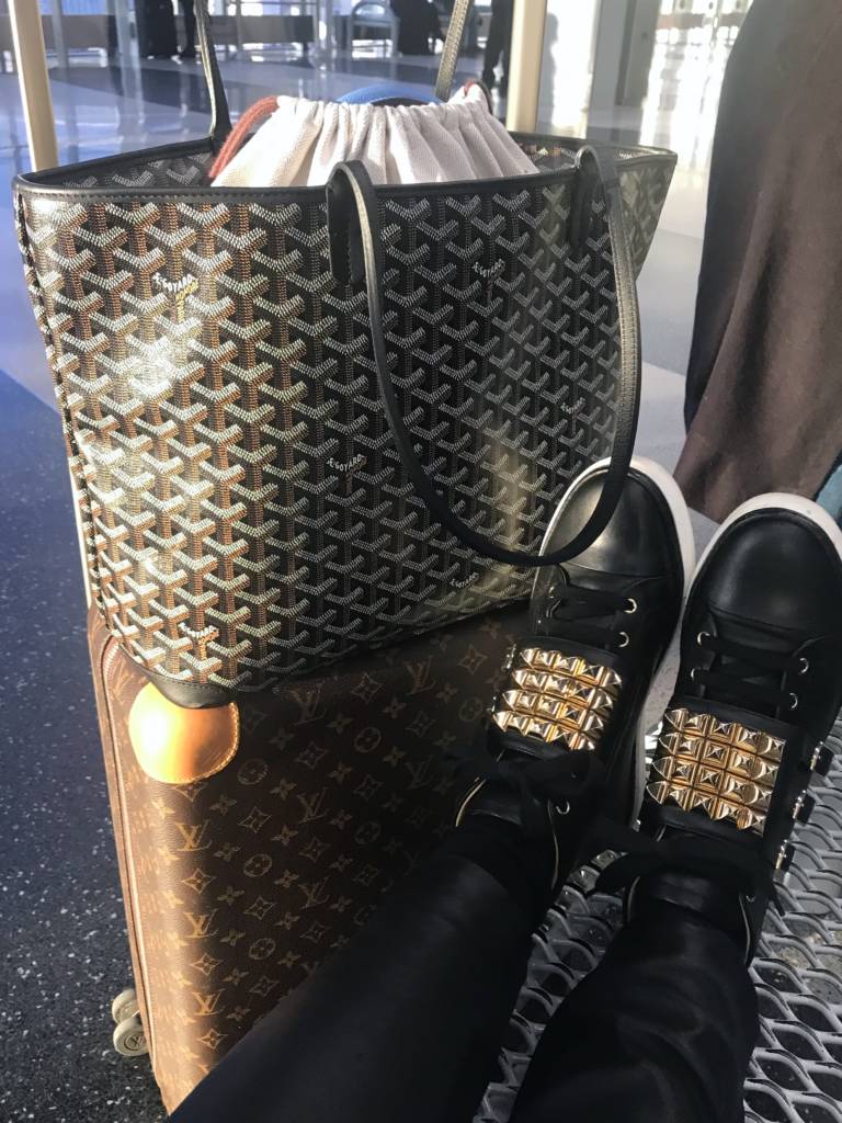 goyard artois tote mm black travel hermes kelly 32 hermes sneakers