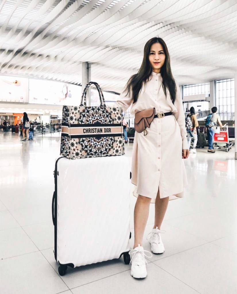 dior book tote travel style